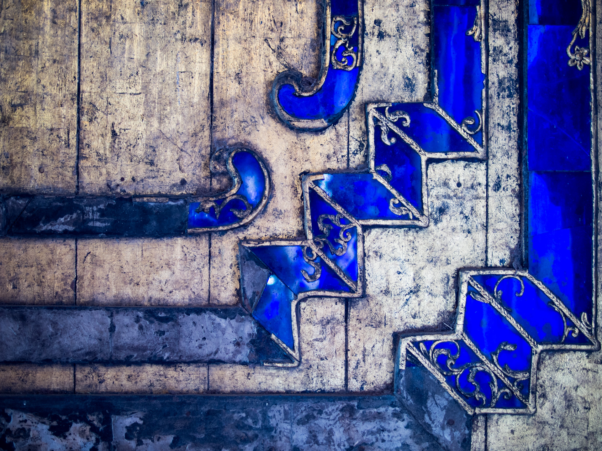 Beauty is often in the details, we have to pay attention.
